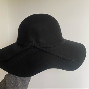 Black Felt Wool Hat with Belt